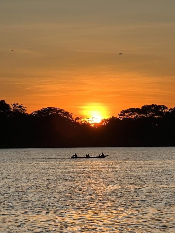 Coucher de soleil en Amazonie, circuit de 21 jours du nord au sud