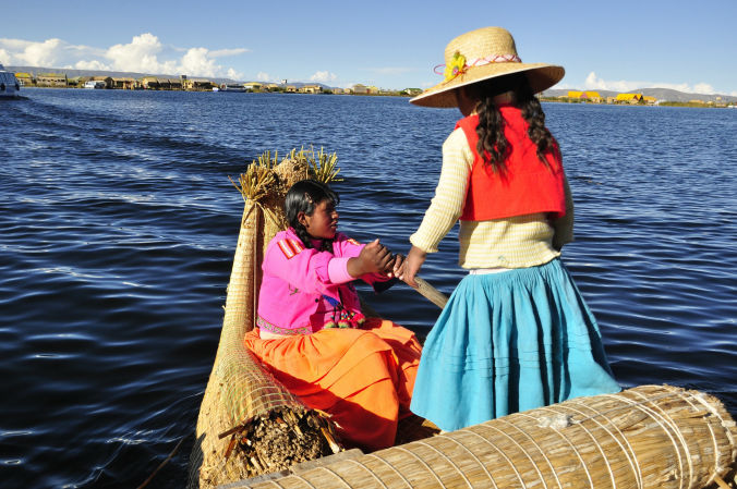 Située sur le Lac Titicaca, cette ville au reflet de station balnéaire Bolivienne est très touchante. Connue dans le monde Catholique pour la “Virgen de Copacabana”, elle abrite un sanctuaire impressionnant où il est coutume de venir faire bénir les véhicules. Les jours d’affluences c’est un spectacle...C’est aussi le point de départ vers l'île du soleil.